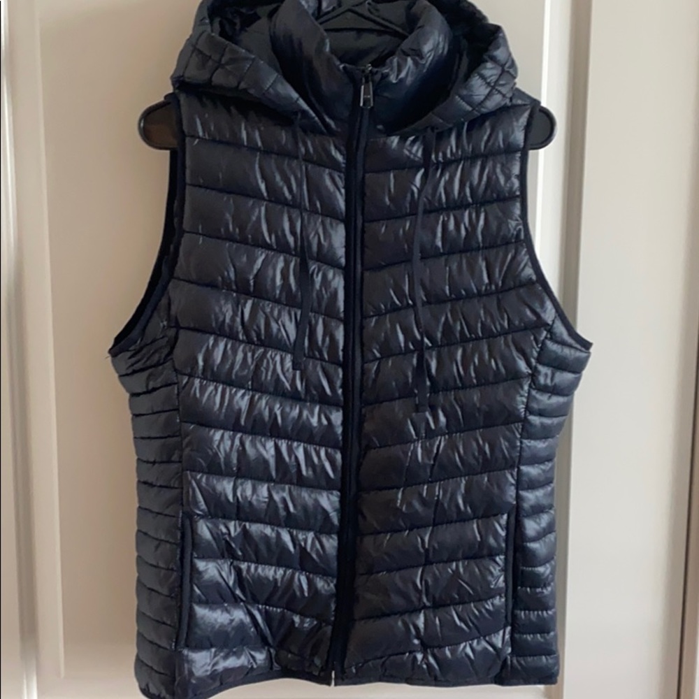 PUFFY VEST